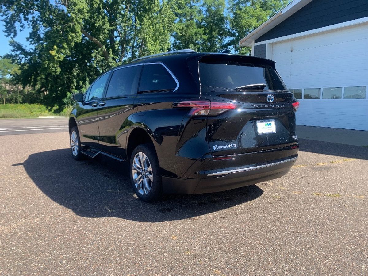 2022 Toyota Sienna Platinum - Photo 8