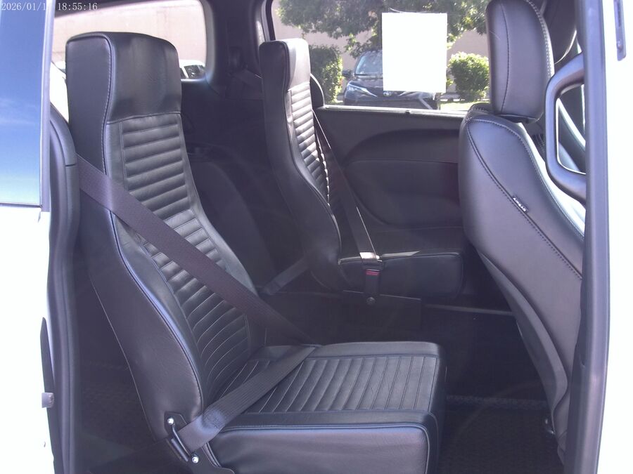 2026 Chrysler Voyager LX - Photo 16