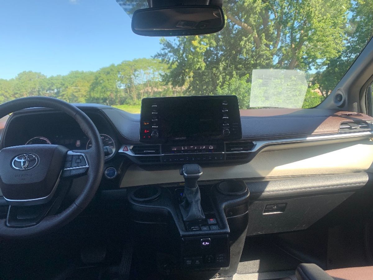 2022 Toyota Sienna Platinum - Photo 22