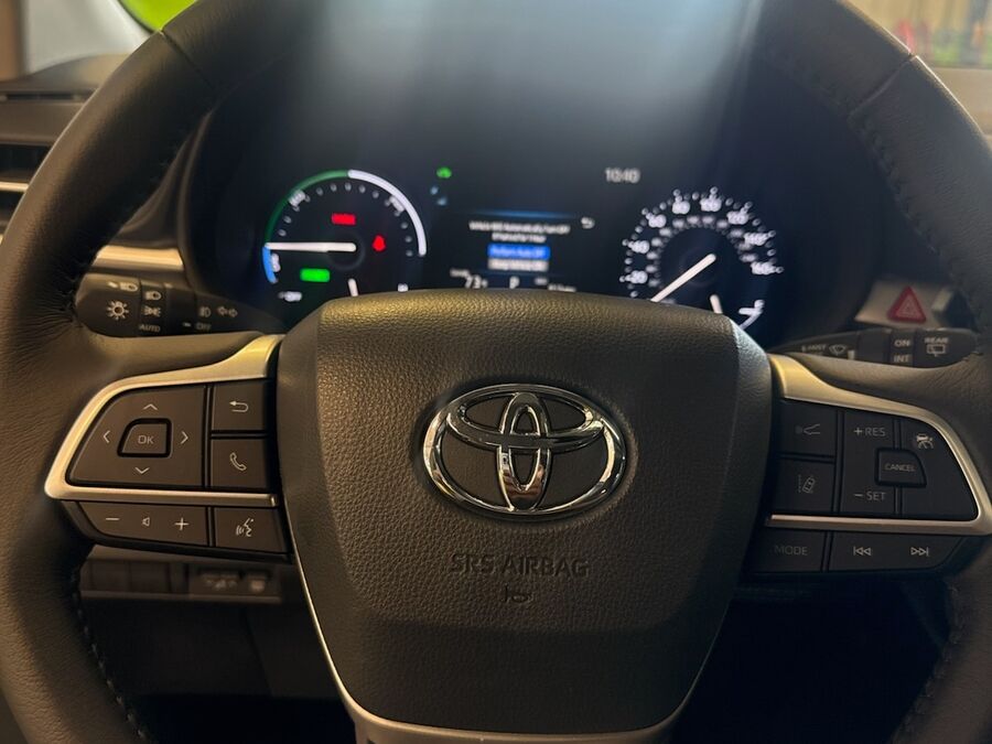 2025 Toyota Sienna XLE - Photo 19