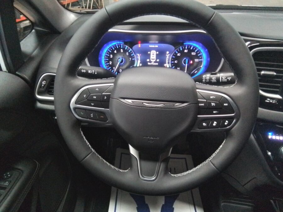 2027 Chrysler Voyager LX - Photo 10