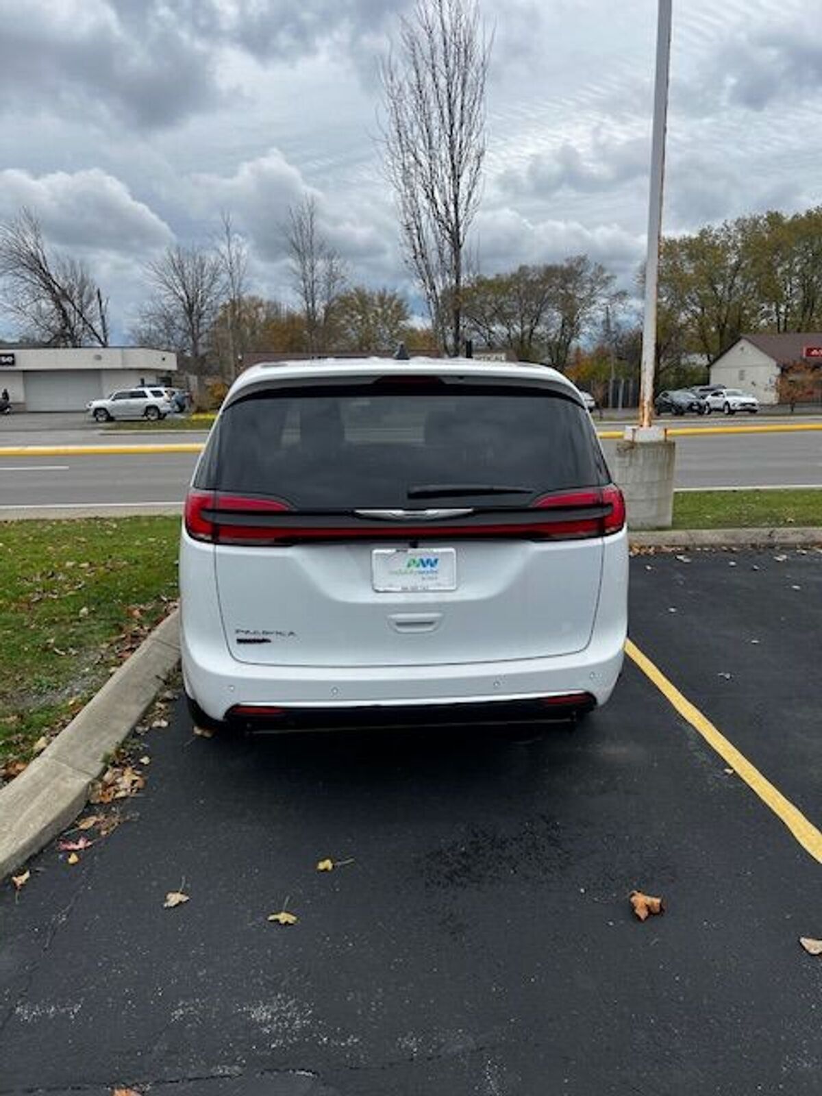 2026 Chrysler Pacifica Select - Photo 4