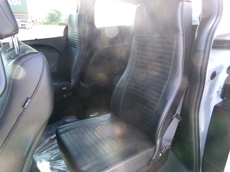 2026 Chrysler Voyager LX - Photo 15