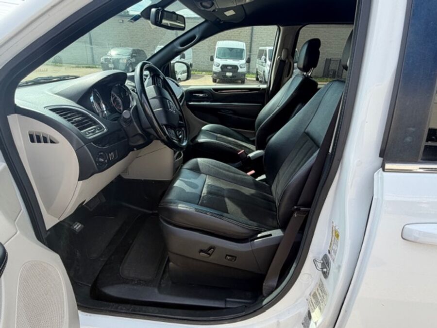 2019 Dodge Grand Caravan SXT - Photo 13