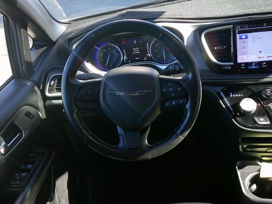 2021 Chrysler Pacifica Touring L - Photo 9