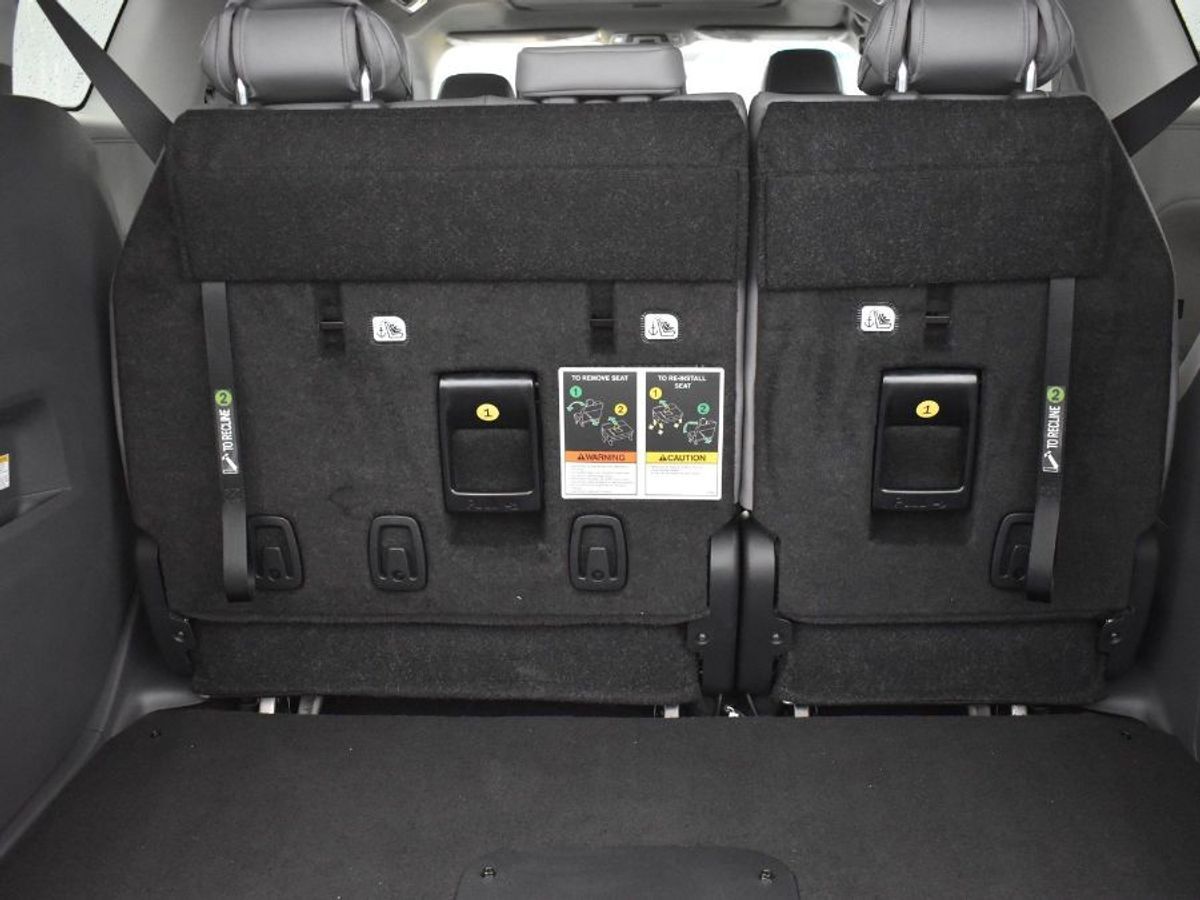 2024 Toyota Sienna XLE - Photo 7