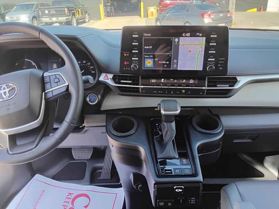 2023 Toyota Sienna XLE - Photo 15