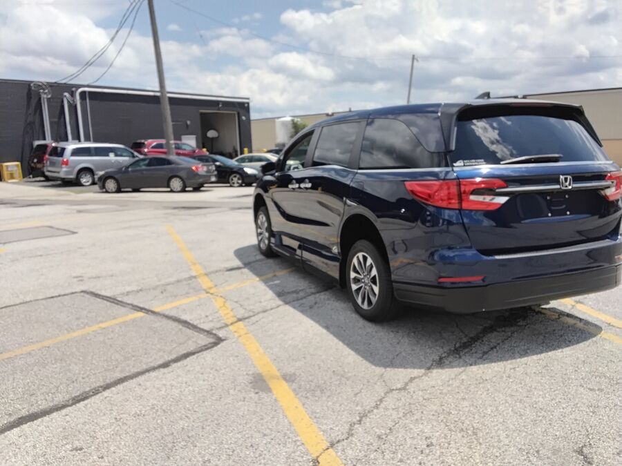 2021 Honda Odyssey EX-L - Photo 7