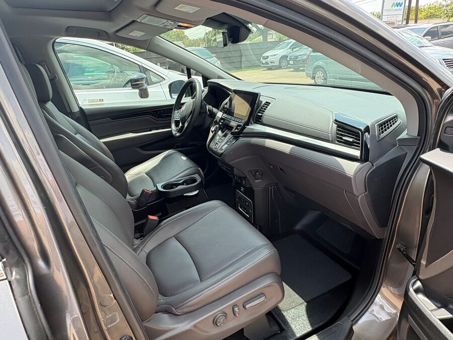 2022 Honda Odyssey Touring - Photo 10