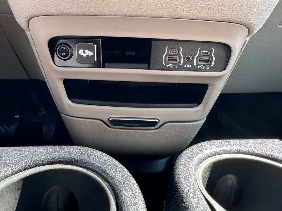 2024 Chrysler Pacifica Touring L - Photo 20