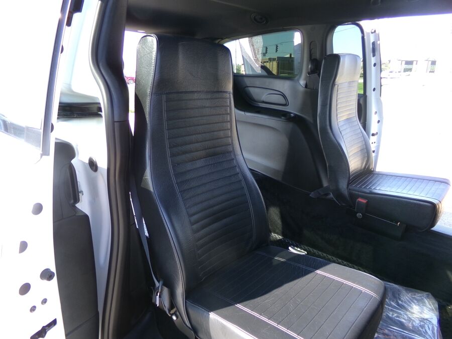 2026 Chrysler Voyager LX - Photo 16