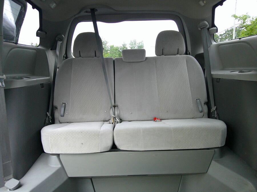 2019 Toyota Sienna LE - Photo 18