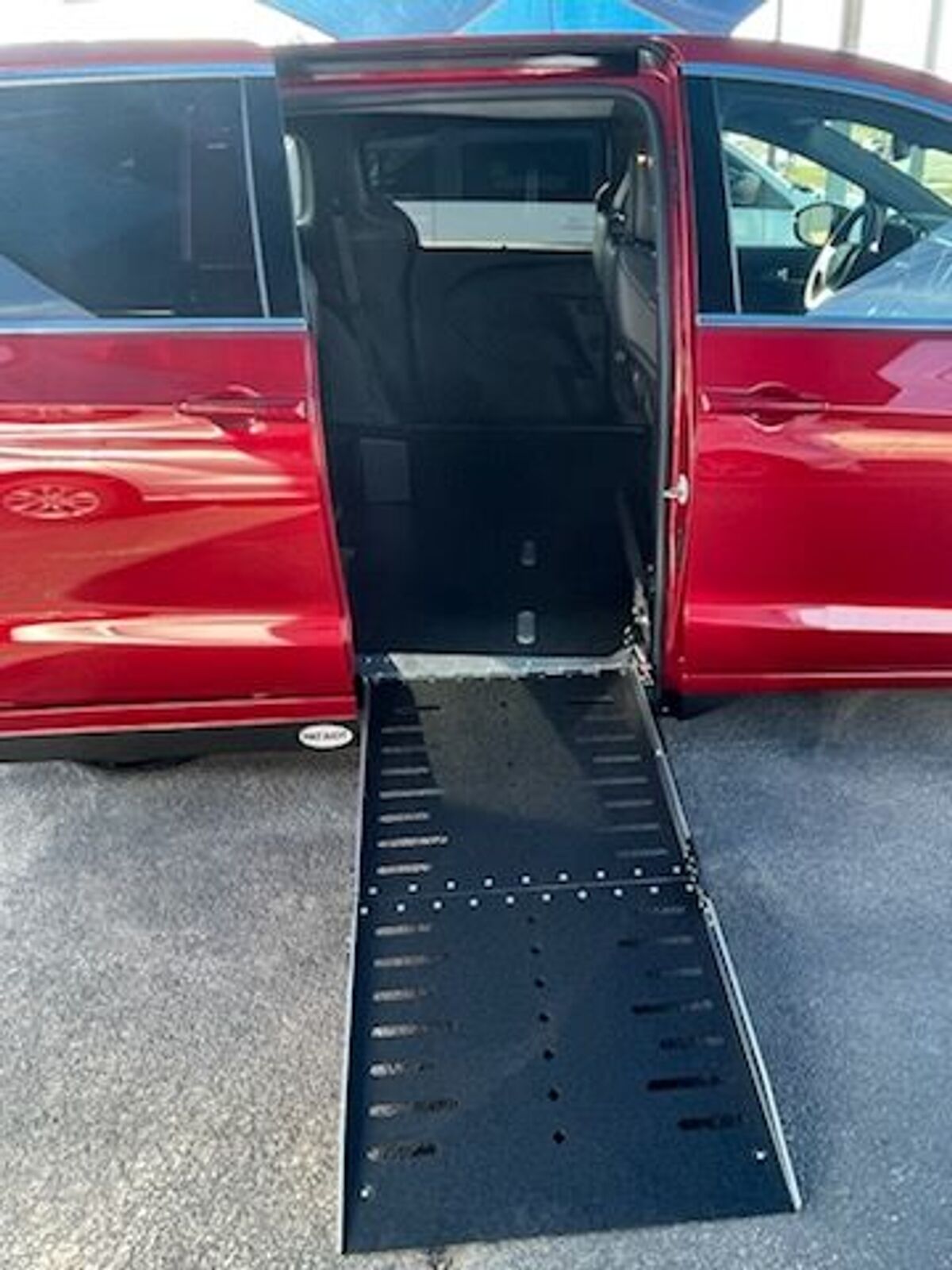 2026 Chrysler Pacifica Select - Photo 9