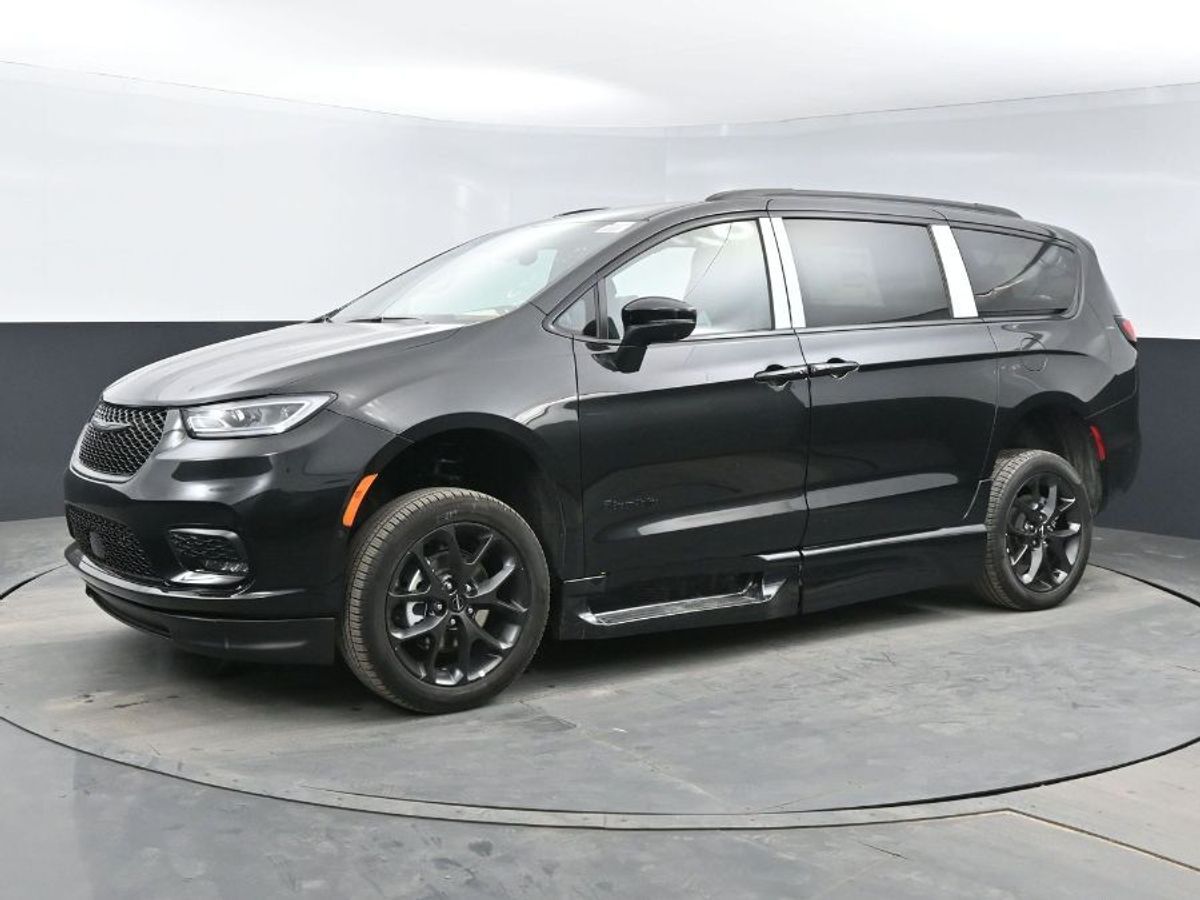 2023 Chrysler Pacifica Touring L - Photo 20