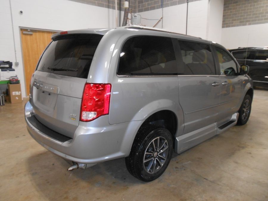 2017 Dodge Grand Caravan SXT - Photo 7