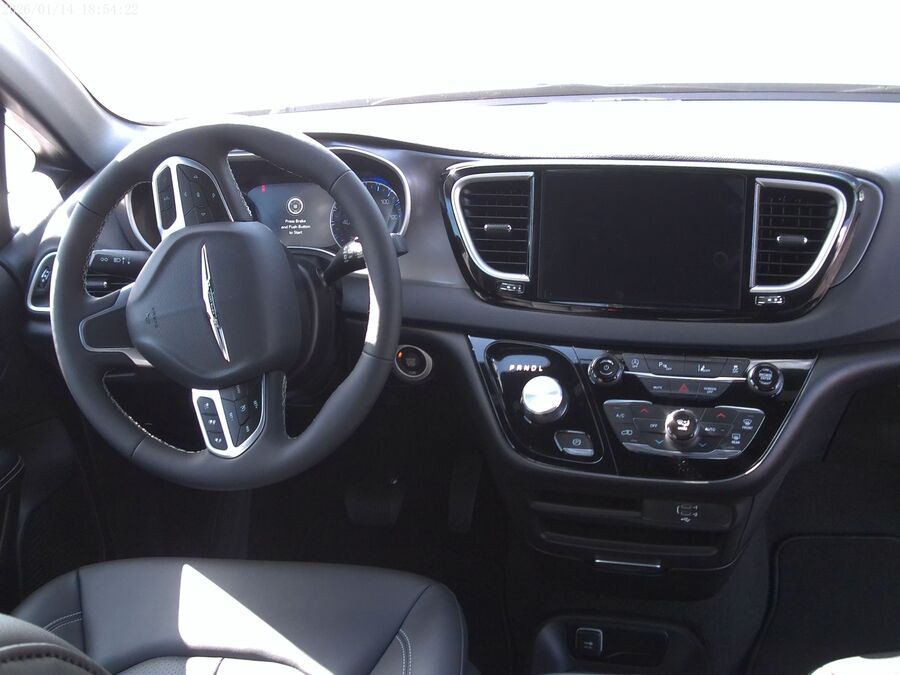 2026 Chrysler Voyager LX - Photo 10
