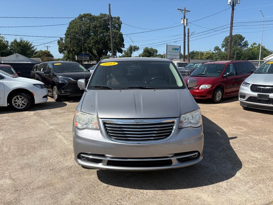2013 Chrysler Town & Country Touring - Photo 1