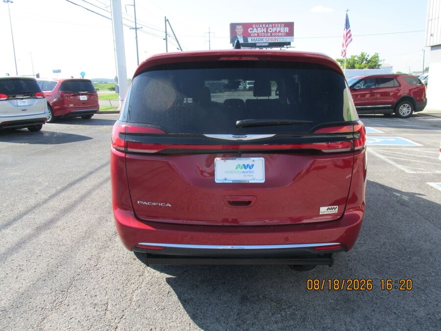 2026 Chrysler Pacifica Select - Photo 6