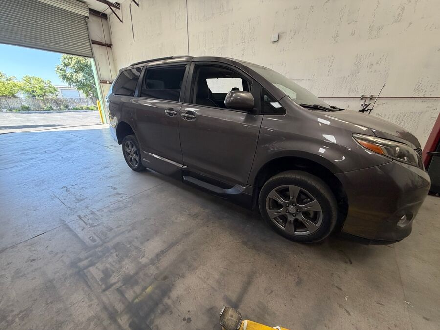 2017 Toyota Sienna