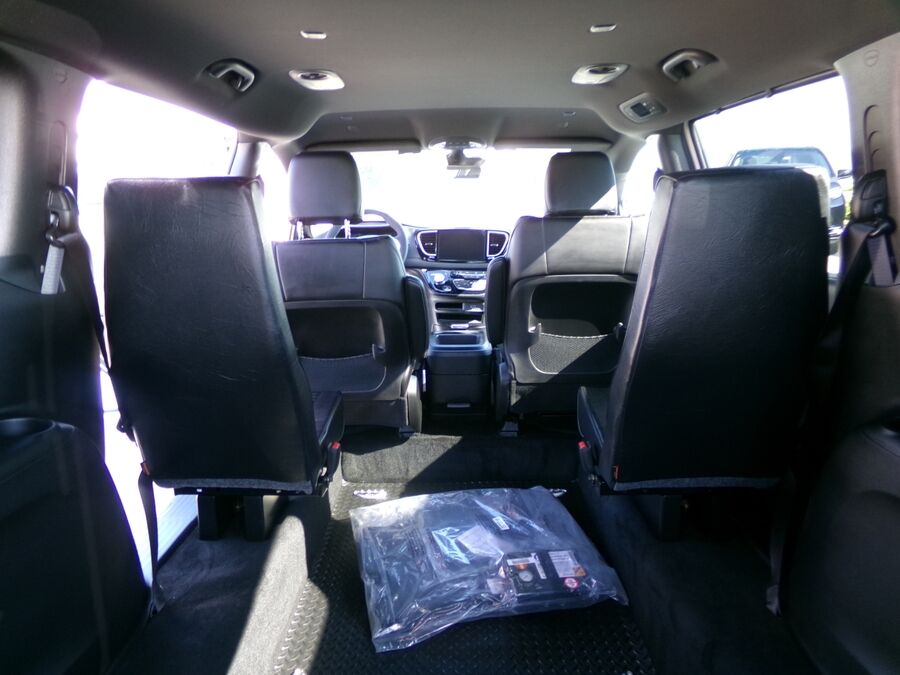 2026 Chrysler Voyager LX - Photo 17