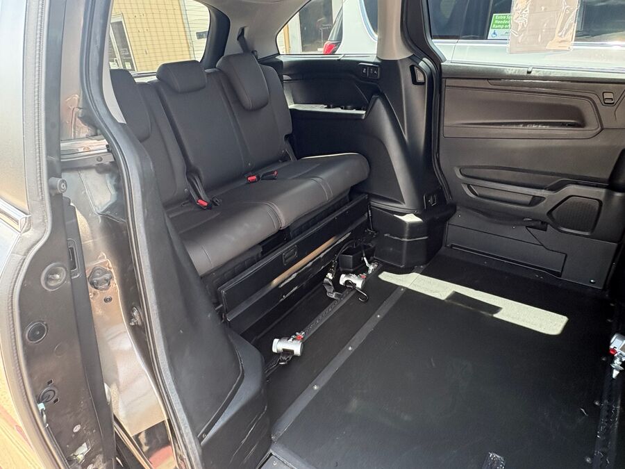 2022 Honda Odyssey Touring - Photo 6