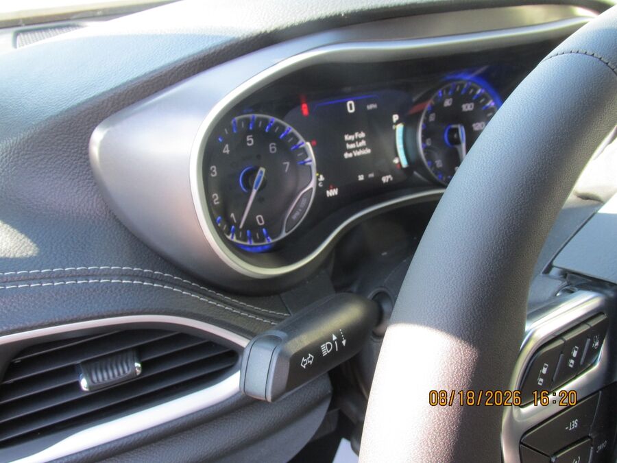2026 Chrysler Pacifica Select - Photo 9
