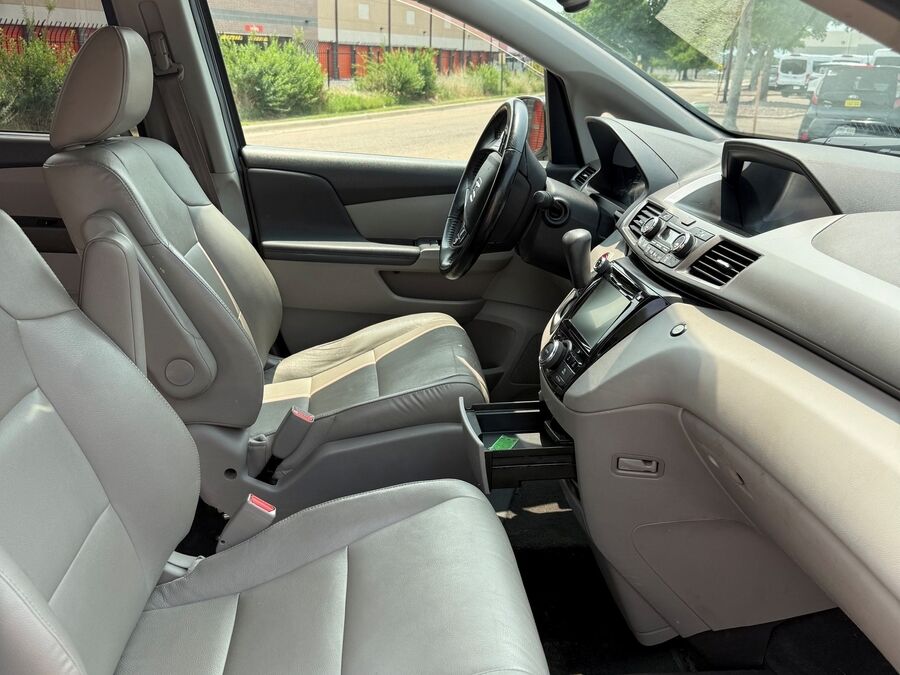 2016 Honda Odyssey EX-L - Photo 10