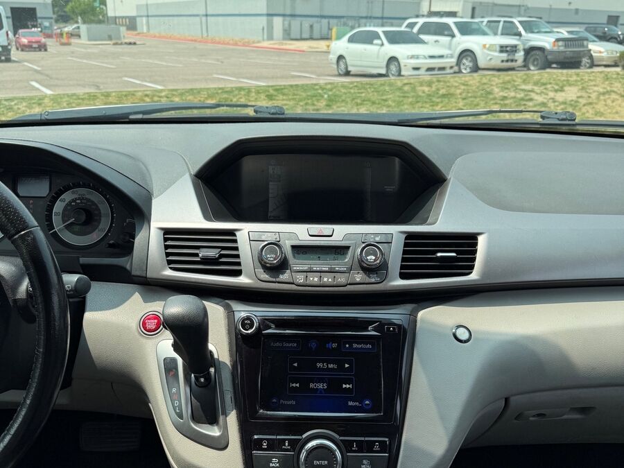 2016 Honda Odyssey EX-L - Photo 16
