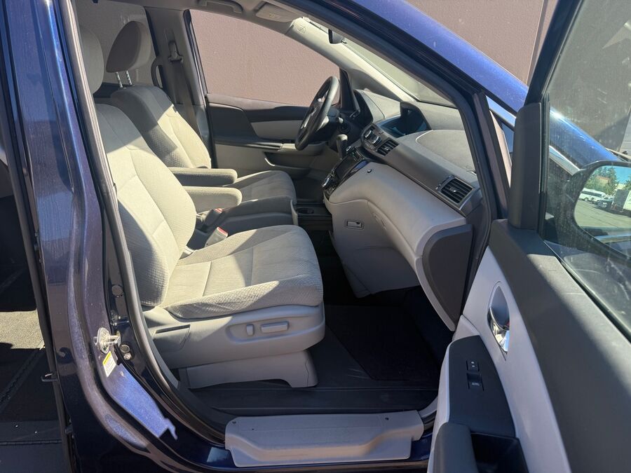 2014 Honda Odyssey EX - Photo 11