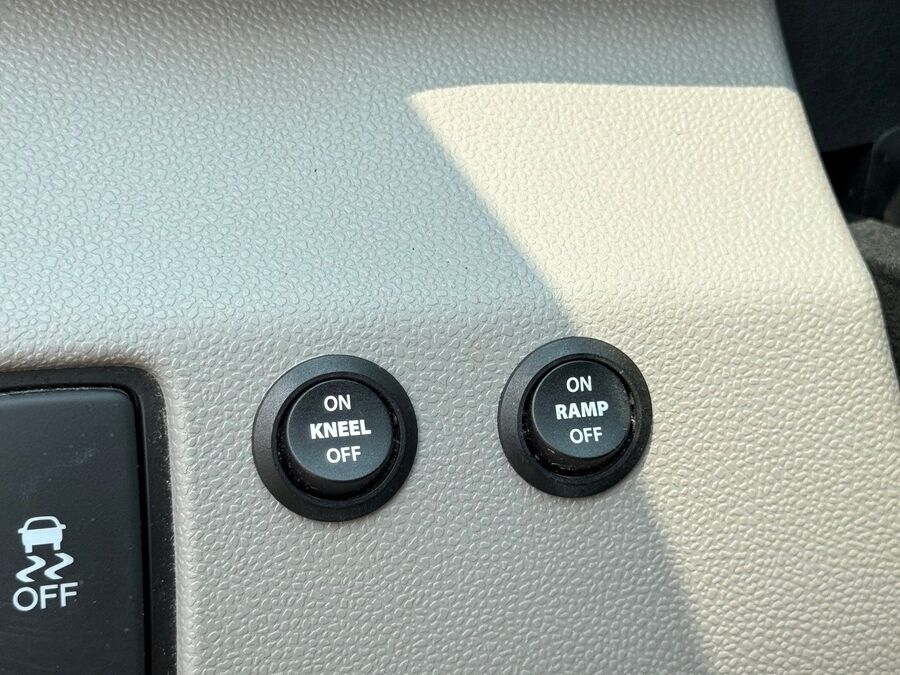 2016 Honda Odyssey EX-L - Photo 24