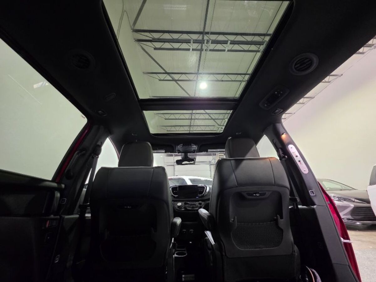 2026 Chrysler Pacifica Limited - Photo 13