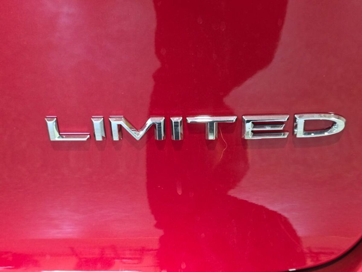 2026 Chrysler Pacifica Limited - Photo 7