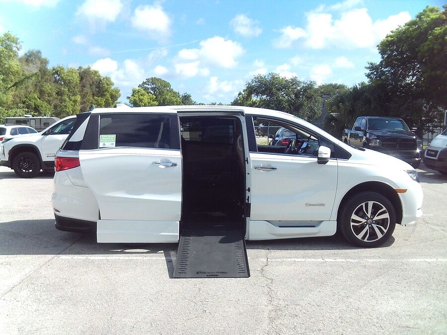 2022 Honda Odyssey Touring - Photo 8