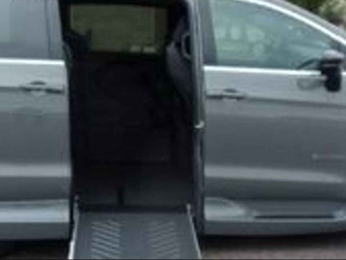 2025 Chrysler Pacifica Select - Photo 12
