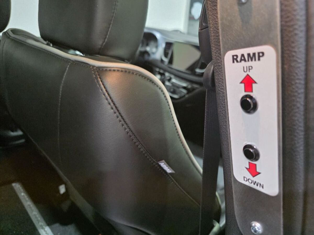 2026 Chrysler Pacifica Limited - Photo 17