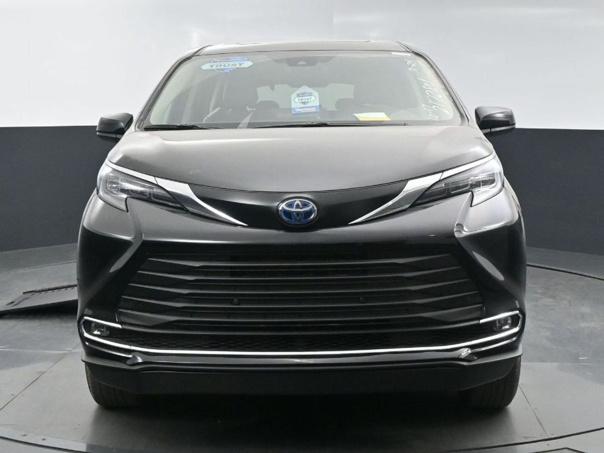 2024 Toyota Sienna XLE - Photo 20