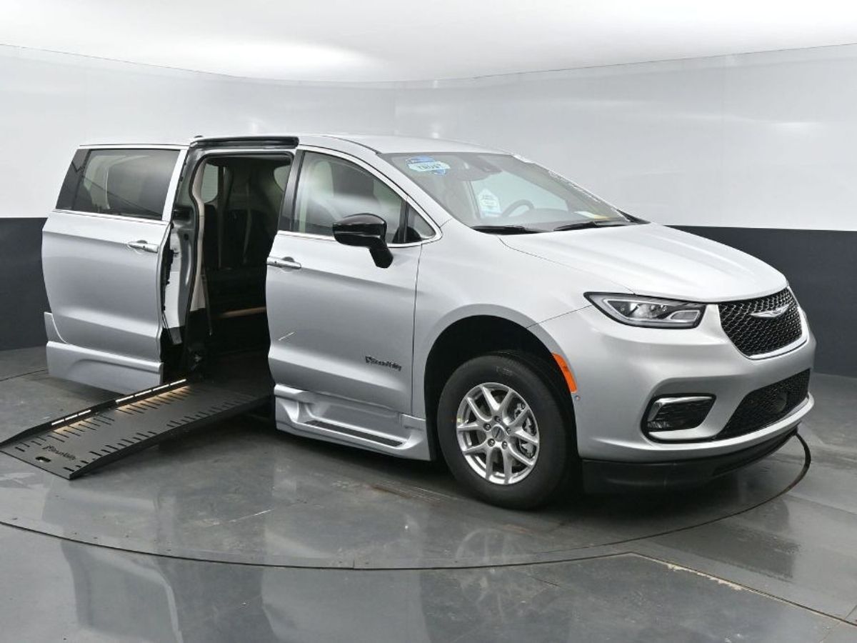 2024 Chrysler Pacifica
