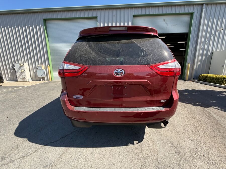 2017 Toyota Sienna XLE Premium - Photo 8
