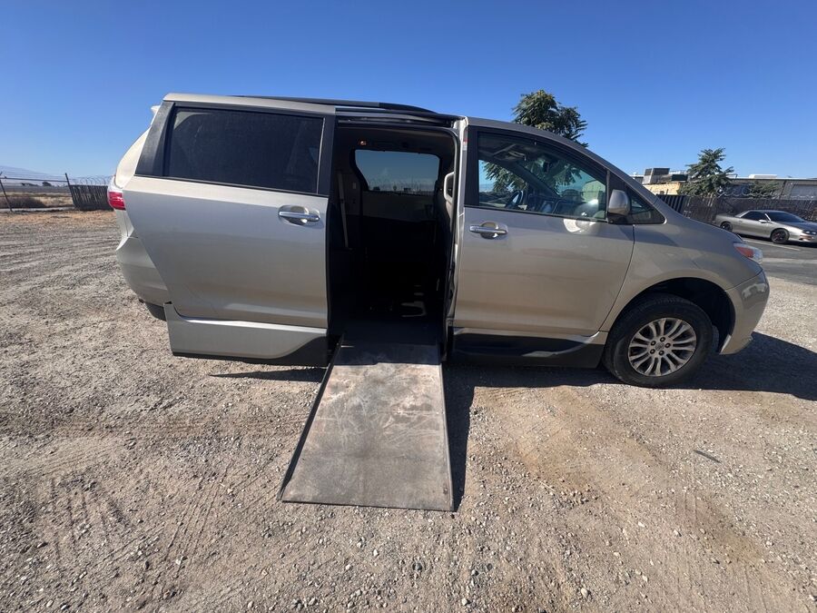 2017 Toyota Sienna