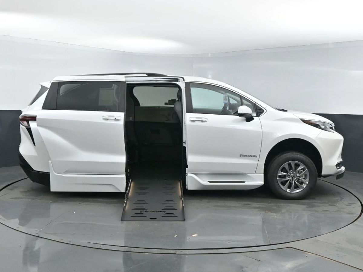 2024 Toyota Sienna