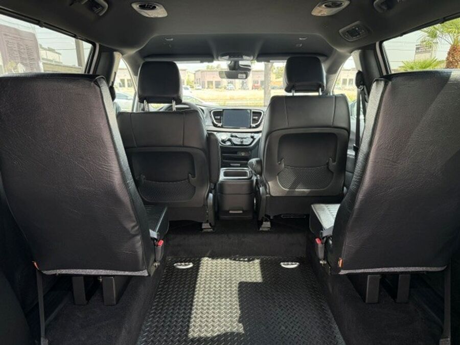 2026 Chrysler Voyager LX - Photo 17
