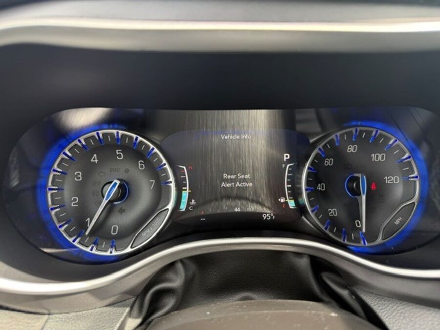 2026 Chrysler Voyager LX - Photo 16